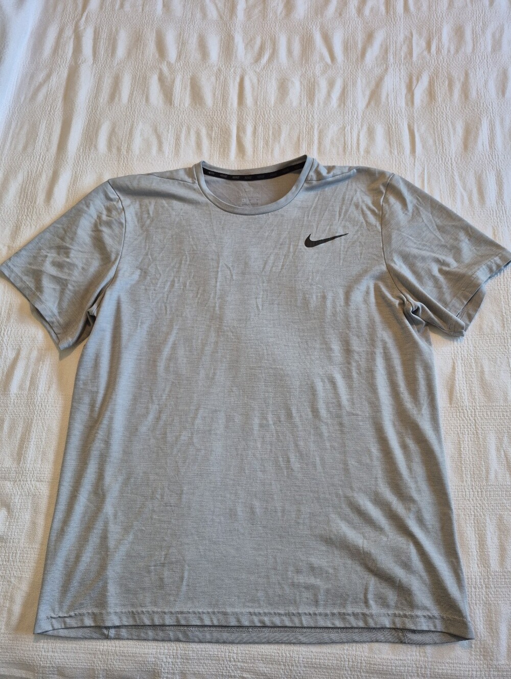 Nike men's XL light weight gray short sleeve shirt VGUC